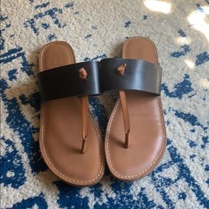 T strap sandals